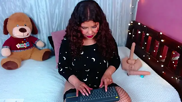 Queenamazon1 online show from 09-10-25, 11:49