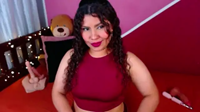 Queenamazon1 online show from 04-08-26, 06:13