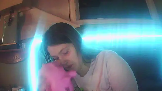 Snapshot of Angelk43 chatting on 05-04-26, 03:13 Angelk43 online show from 05-04-26, 03:13