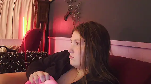Snapshot of Angelk43 chatting on 06-19-26, 03:00 Angelk43 online show from 06-19-26, 03:00