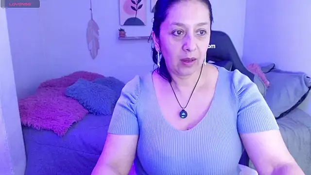 Snapshot of camilalatti chatting on 05-10-26, 10:15 camilalatti online show from 05-10-26, 10:15