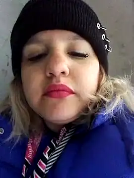 Snapshot of shaynarg chatting on 09-27-25, 02:22 shaynarg online show from 09-27-25, 02:22