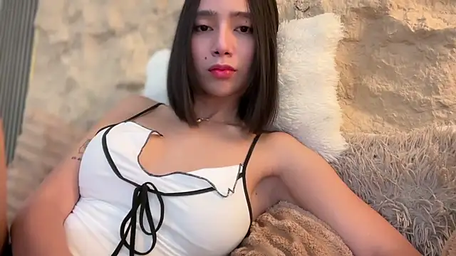 GenesisCastillano online show from 04-21-26, 05:14