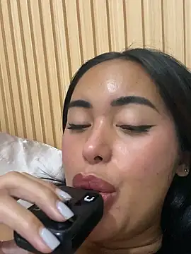 Snapshot of HeavenlyStar chatting on 11-13-25, 06:12 HeavenlyStar online show from 11-13-25, 06:12