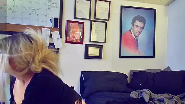 Snapshot of DoMeDoggyDiana chatting on 03-15-25, 02:23 DoMeDoggyDiana online show from 03-15-25, 02:23