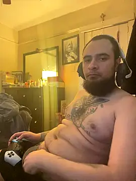 Snapshot of cnasty5621333 chatting on 10-13-25, 03:45 cnasty5621333 online show from 10-13-25, 03:45