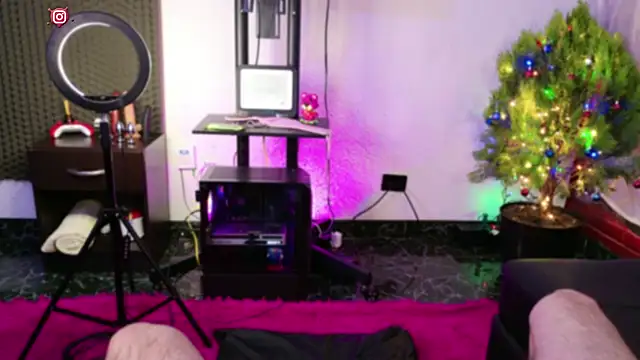 Snapshot of lilithandpaul chatting on 12-23-24, 07:41 lilithandpaul online show from 12-23-24, 07:41