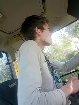 Snapshot of utoopia777 chatting on 09-11-25, 12:05 utoopia777 online show from 09-11-25, 12:05