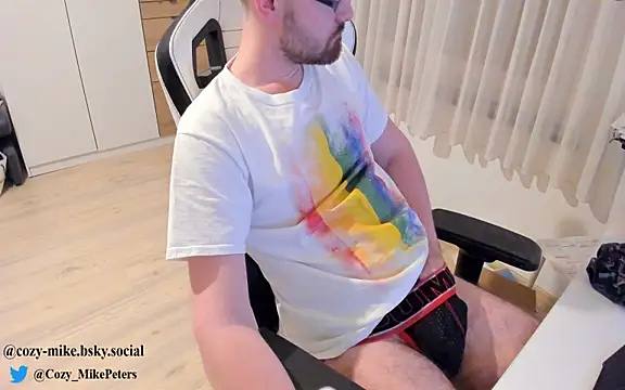 cozy-mike online show from 03-01-25, 01:32