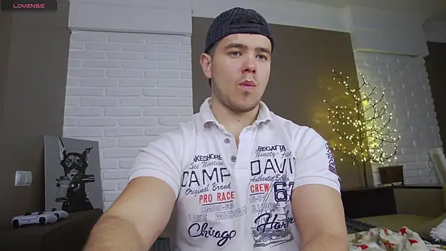 Snapshot of Arilas_ chatting on 12-20-24, 07:33 Arilas online show from 12-20-24, 07:33