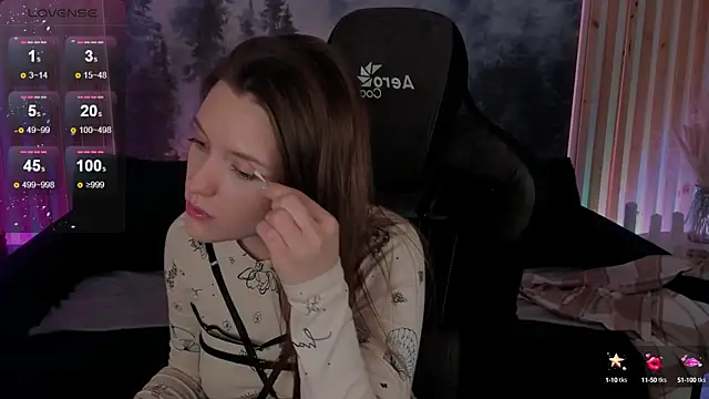 Snapshot of JennyDens chatting on 01-20-25, 12:18 JennyDens online show from 01-20-25, 12:18