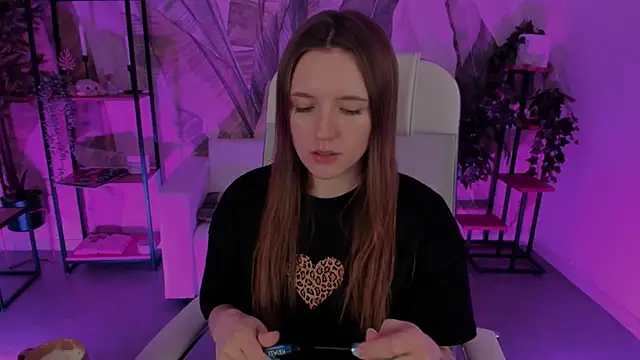 Snapshot of JennyDens chatting on 02-22-25, 05:34 JennyDens online show from 02-22-25, 05:34