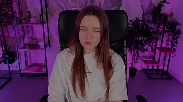 Snapshot of JennyDens chatting on 03-13-25, 05:54 JennyDens online show from 03-13-25, 05:54