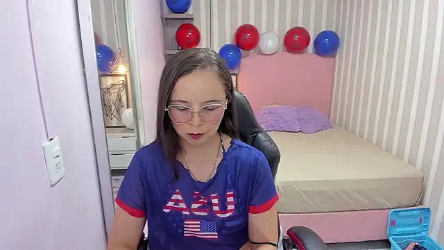LORELAIGIVEN online show from 06-27-26, 12:55
