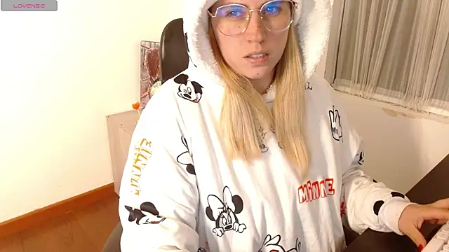 Snapshot of thamarajane chatting on 03-03-25, 07:49 thamarajane online show from 03-03-25, 07:49