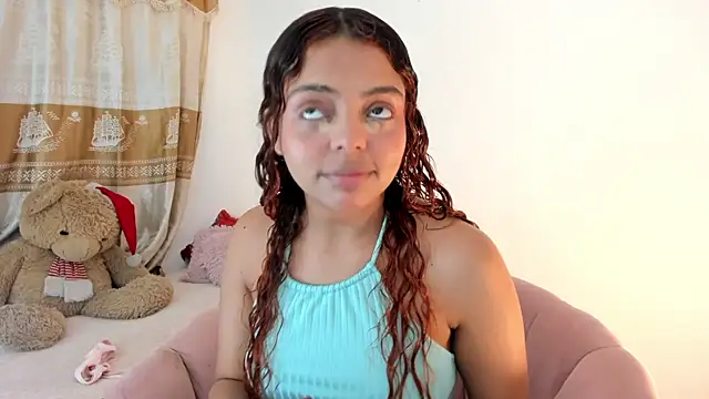 Snapshot of ValienteGirl_ chatting on 12-27-24, 05:20 ValienteGirl  online show from 12-27-24, 05:20