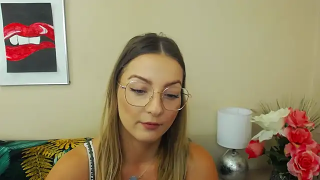 Snapshot of NatalieSexy chatting on 12-10-24, 07:16 NatalieSexy online show from 12-10-24, 07:16