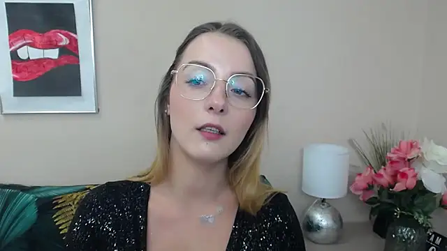 Snapshot of NatalieSexy chatting on 02-05-25, 01:33 NatalieSexy online show from 02-05-25, 01:33