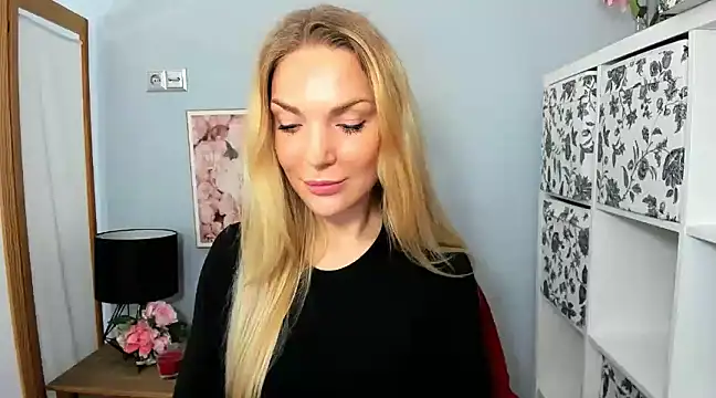 AulloraHoney online show from 12-21-24, 06:19