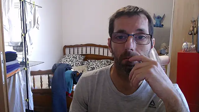 steph19x5 online show from 10-26-25, 08:42