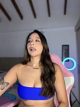 Little Amber6 online show from 04-24-26, 11:29