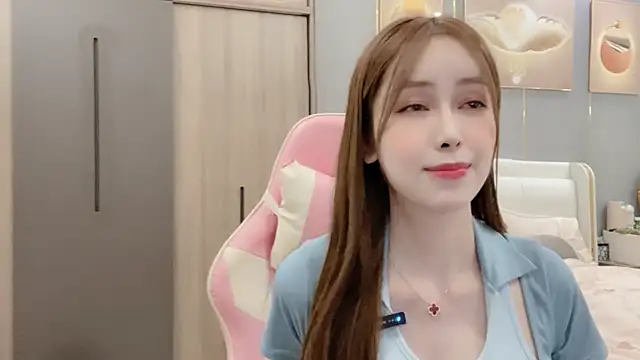 Snapshot of ANNA102 chatting on 01-20-25, 03:50 ANNA102 online show from 01-20-25, 03:50