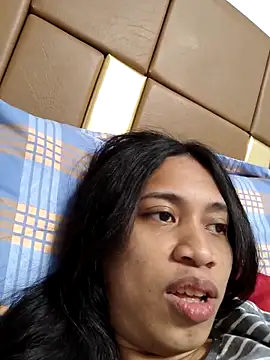 Snapshot of Urworldclasstrans chatting on 02-02-26, 06:12 Urworldclasstrans online show from 02-02-26, 06:12