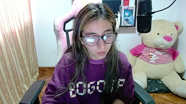 Snapshot of Maggie_Fox3 chatting on 12-07-24, 09:55 Maggie Fox3 online show from 12-07-24, 09:55