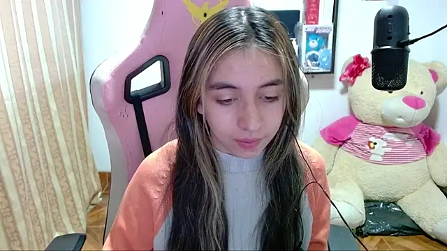 Snapshot of Maggie_Fox3 chatting on 12-11-24, 02:09 Maggie Fox3 online show from 12-11-24, 02:09