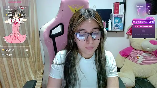 Snapshot of Maggie_Fox3 chatting on 12-18-24, 12:21 Maggie Fox3 online show from 12-18-24, 12:21