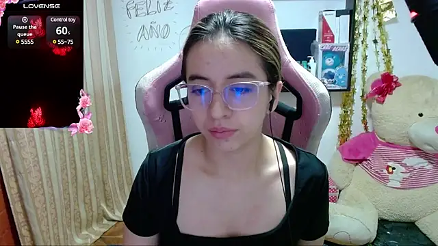 Snapshot of Maggie_Fox3 chatting on 01-05-25, 04:47 Maggie Fox3 online show from 01-05-25, 04:47