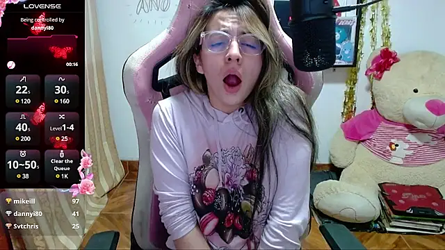 Snapshot of Maggie_Fox3 chatting on 01-11-25, 03:55 Maggie Fox3 online show from 01-11-25, 03:55