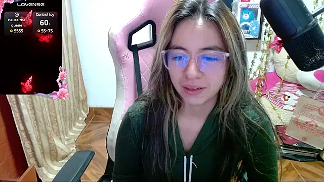 Snapshot of Maggie_Fox3 chatting on 01-24-25, 02:07 Maggie Fox3 online show from 01-24-25, 02:07