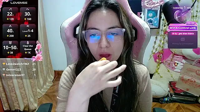 Snapshot of Maggie_Fox3 chatting on 01-25-25, 02:58 Maggie Fox3 online show from 01-25-25, 02:58