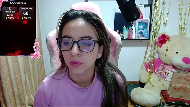 Snapshot of Maggie_Fox3 chatting on 01-26-25, 01:20 Maggie Fox3 online show from 01-26-25, 01:20