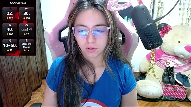 Snapshot of Maggie_Fox3 chatting on 02-12-25, 01:30 Maggie Fox3 online show from 02-12-25, 01:30