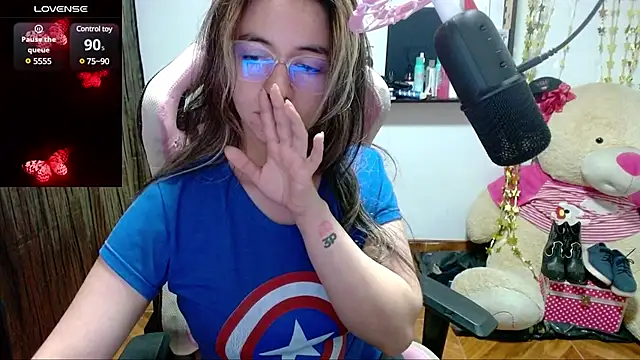 Snapshot of Maggie_Fox3 chatting on 02-12-25, 04:54 Maggie Fox3 online show from 02-12-25, 04:54