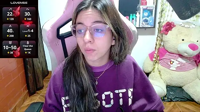 Snapshot of Maggie_Fox3 chatting on 02-18-25, 01:32 Maggie Fox3 online show from 02-18-25, 01:32