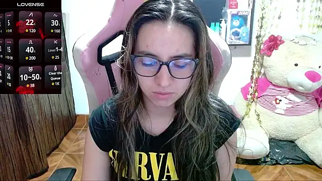 Snapshot of Maggie_Fox3 chatting on 02-23-25, 04:07 Maggie Fox3 online show from 02-23-25, 04:07