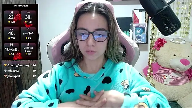 Snapshot of Maggie_Fox3 chatting on 02-24-25, 06:05 Maggie Fox3 online show from 02-24-25, 06:05