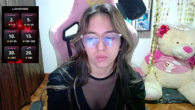 Snapshot of Maggie_Fox3 chatting on 02-26-25, 02:26 Maggie Fox3 online show from 02-26-25, 02:26