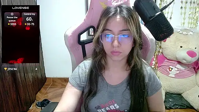 Snapshot of Maggie_Fox3 chatting on 03-01-25, 03:43 Maggie Fox3 online show from 03-01-25, 03:43