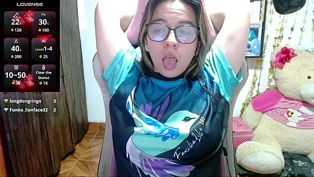 Snapshot of Maggie_Fox3 chatting on 03-20-25, 03:34 Maggie Fox3 online show from 03-20-25, 03:34