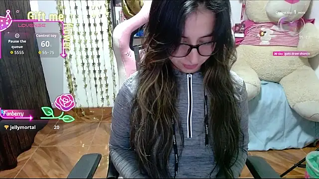 Snapshot of Maggie_Fox3 chatting on 10-06-25, 01:25 Maggie Fox3 online show from 10-06-25, 01:25