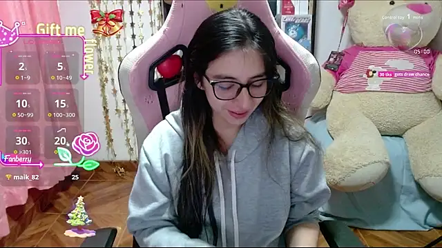 Snapshot of Maggie_Fox3 chatting on 11-13-25, 02:21 Maggie Fox3 online show from 11-13-25, 02:21