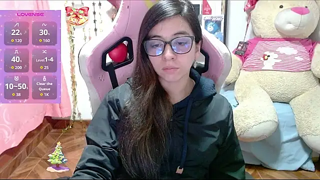 Snapshot of Maggie_Fox3 chatting on 12-15-25, 12:59 Maggie Fox3 online show from 12-15-25, 12:59