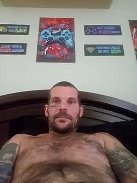 Snapshot of Bearbitheway69 chatting on 10-29-25, 06:09 Bearbitheway69 online show from 10-29-25, 06:09