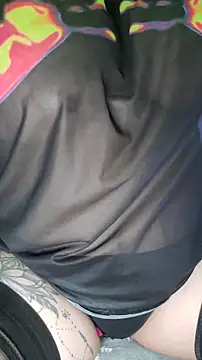 Larissa K online show from 12-22-25, 07:11