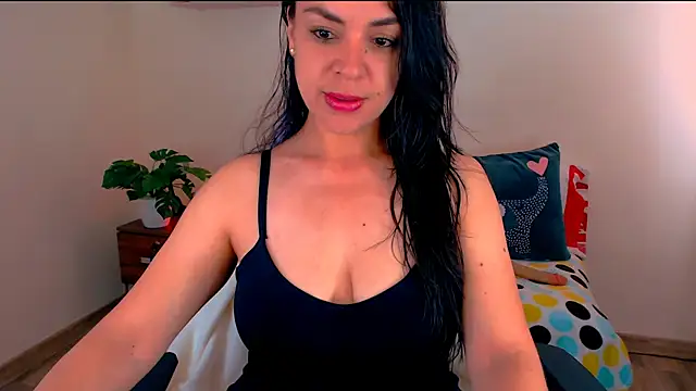 LATINGODDESS X online show from 06-19-26, 03:05