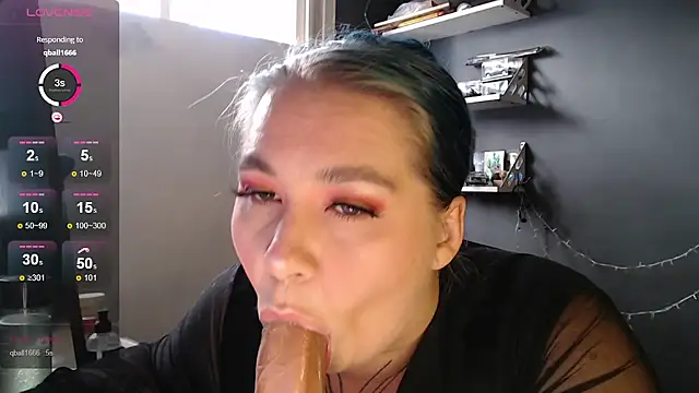 Snapshot of Enotika chatting on 12-22-24, 07:31 Enotika online show from 12-22-24, 07:31